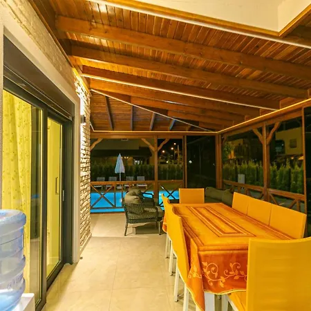 Paradise Town Estella Villa *