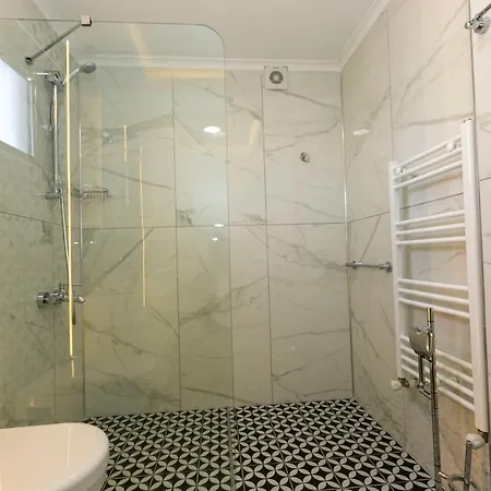 Paradise Town Estella * Μπέλεκ