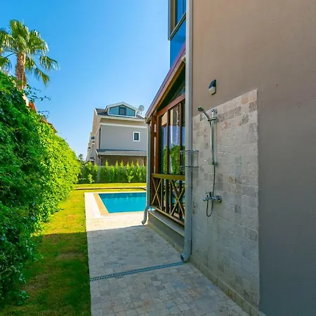 Βίλα Paradise Town Estella Μπέλεκ