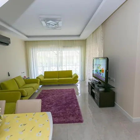 Paradise Town Estella * Μπέλεκ