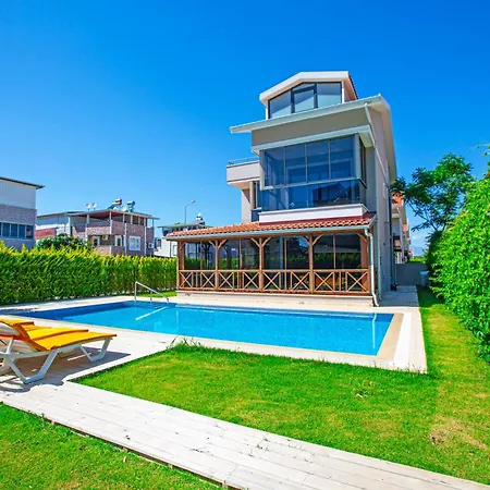 Paradise Town Estella *