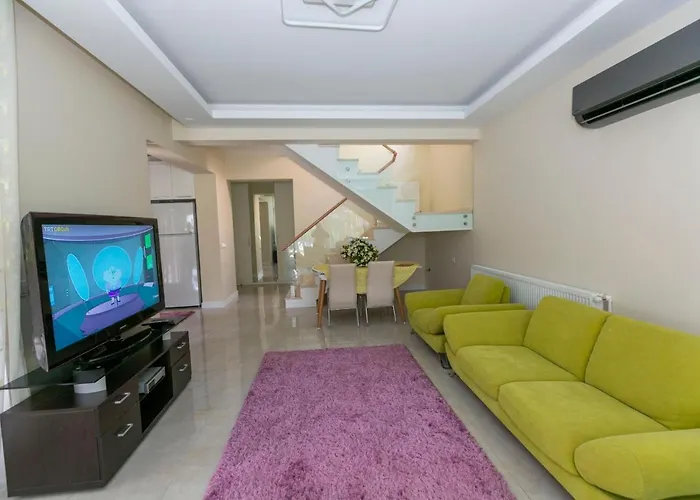 Paradise Town Estella 别墅 贝莱克