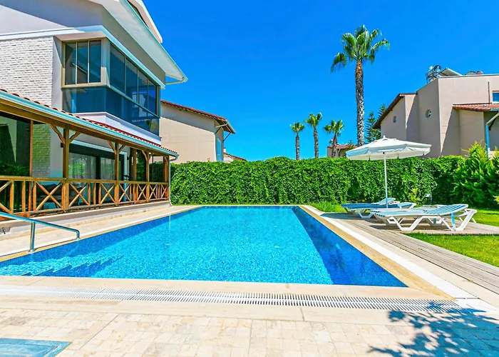 Paradise Town Estella Villa *