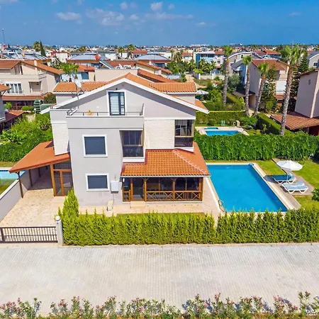 Paradise Town Estella Villa *