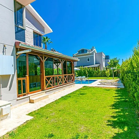 Vilă Paradise Town Estella