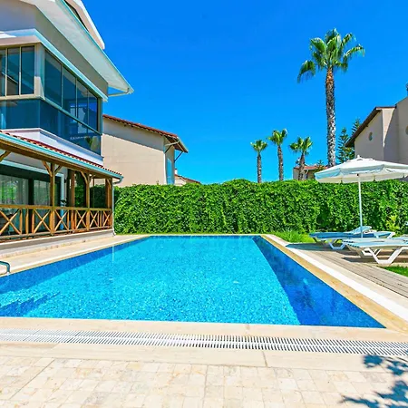 Paradise Town Estella Villa *