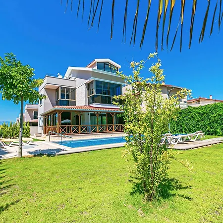 Vilă Paradise Town Estella