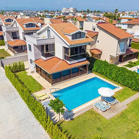 Paradise Town Estella *