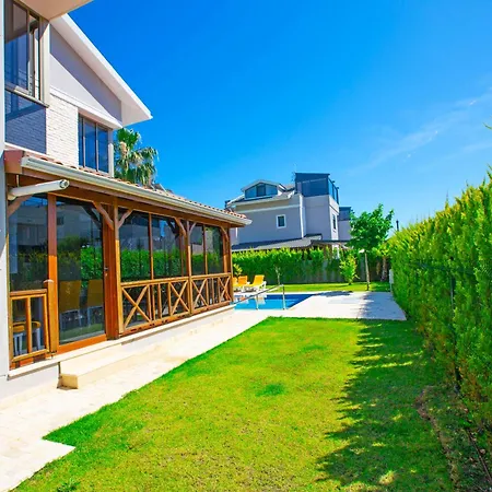 Vilă Paradise Town Estella *